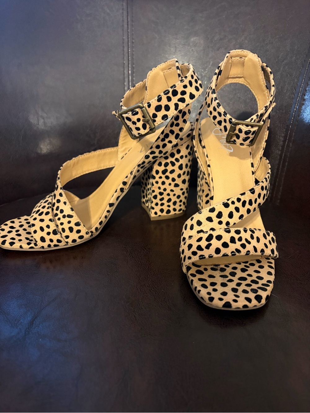 Y Not Spotted leopard textured tan & black Block Heel Sandals Ankle Strap size 7